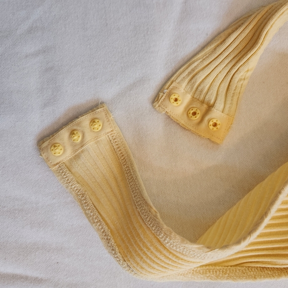 Zara Yellow Ribbed Bodysuit L Flutter Sleeve Ruffle Chic One Piece - Picture 6 of 9